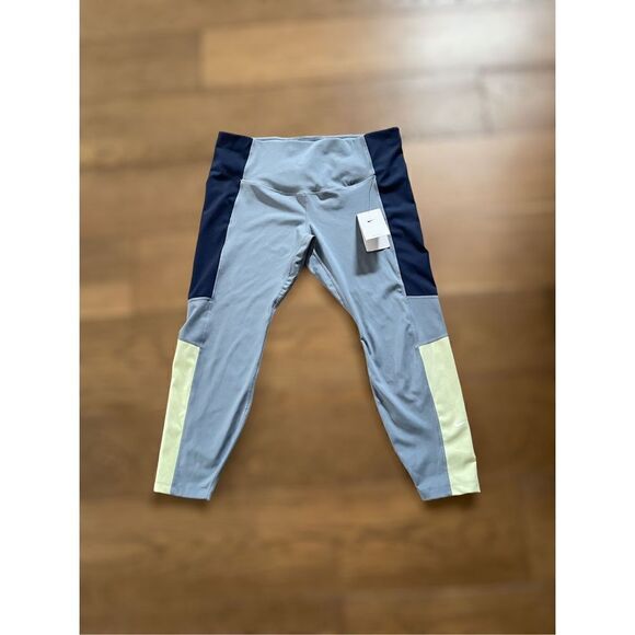 Nike One Dri-Fit 7/8 Legginf - Picture 1 of 4